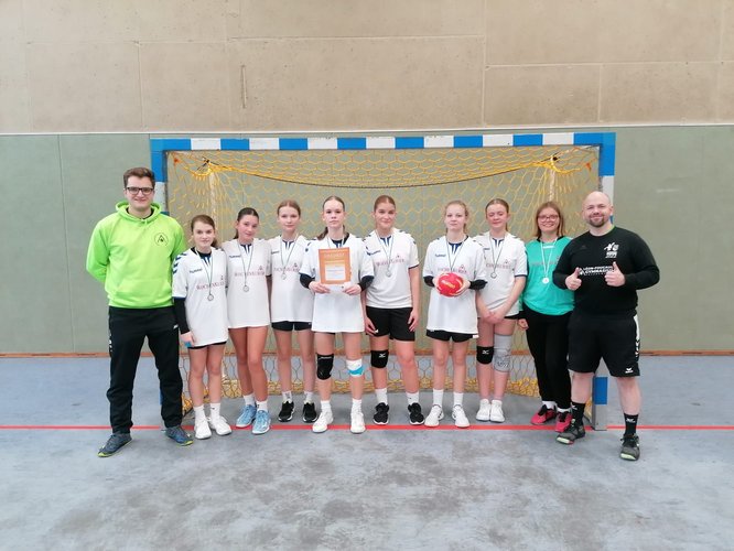 Silber für die WKIII-Mädchen beim Regionalfinale in Pulsnitz